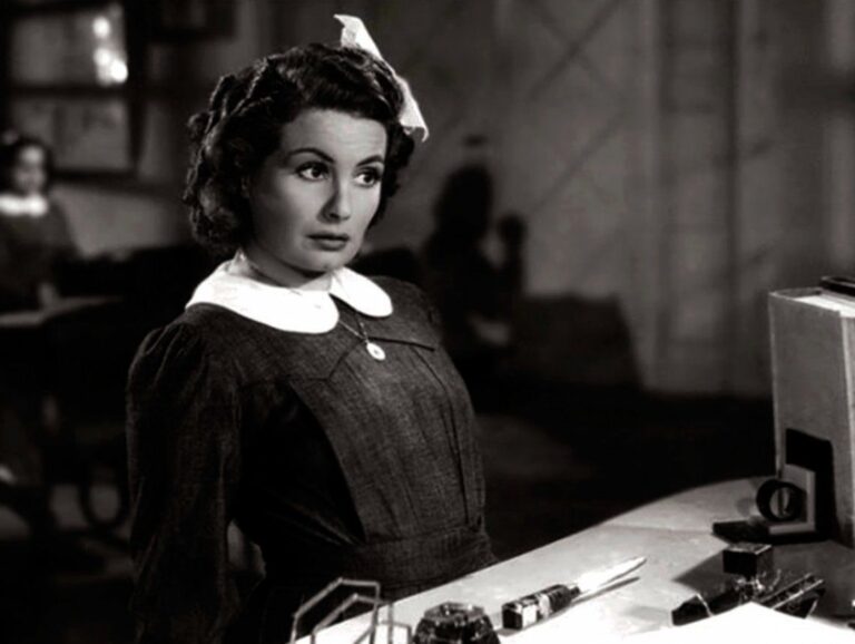 cine antiguo con estilo vintage en caballito