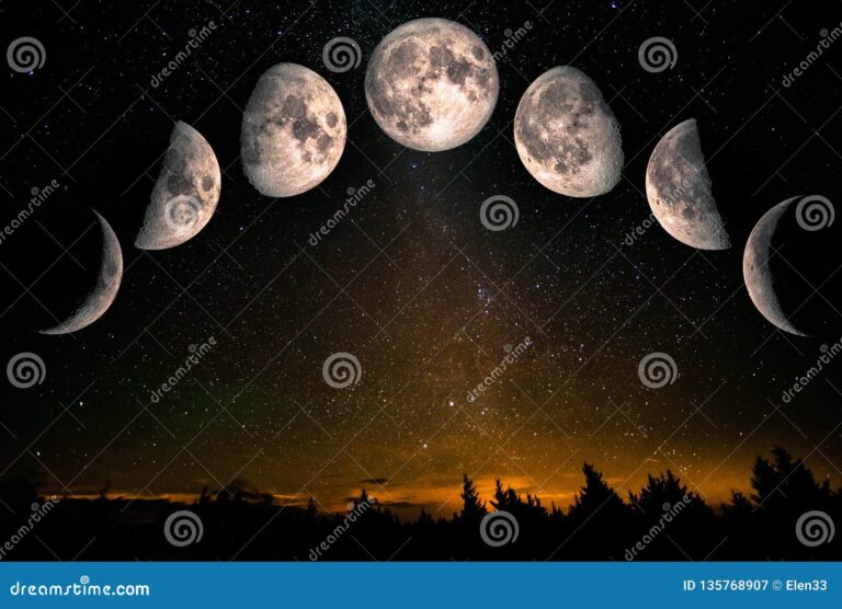 fases de la luna en un cielo estrellado