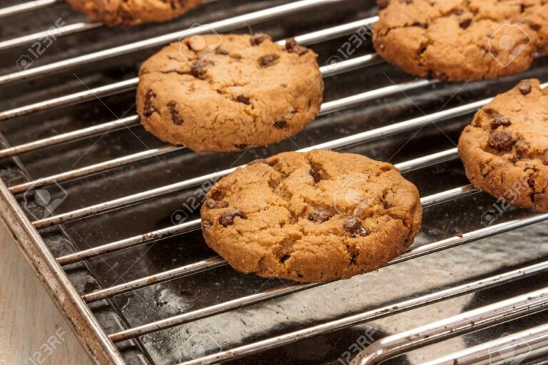 galletas recien horneadas en una bandeja