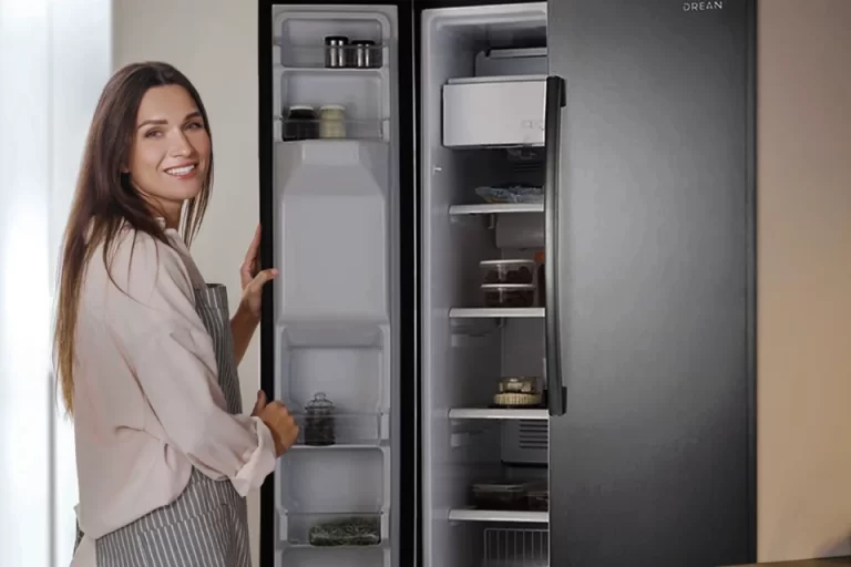 heladera con compartimiento de congelador y refrigerador