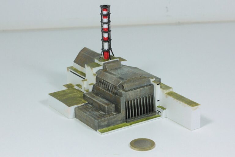 maqueta de planta nuclear en miniatura