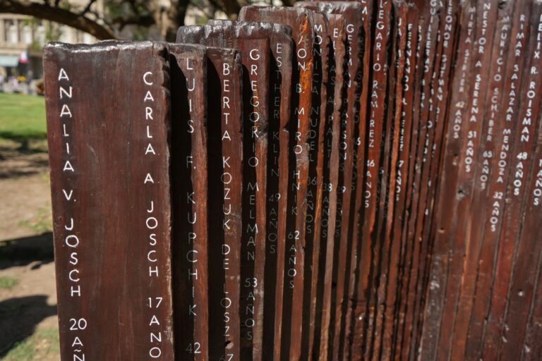memorial del atentado a la amia