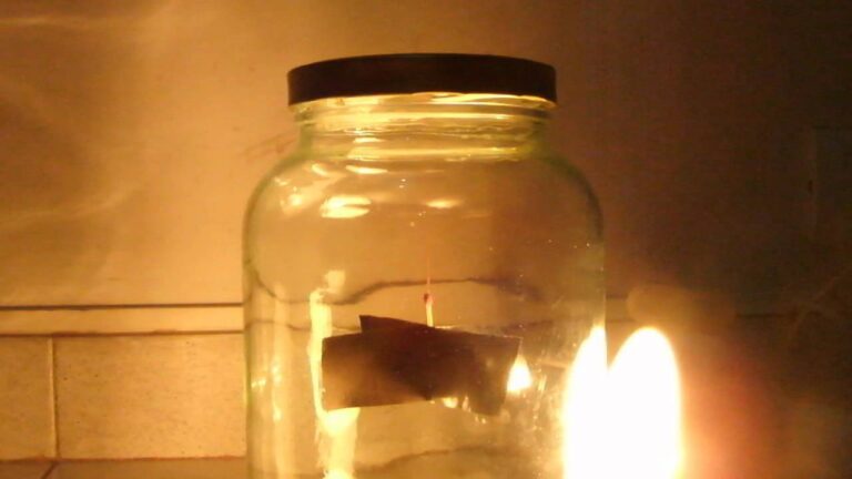 ninos experimentando con energia solar