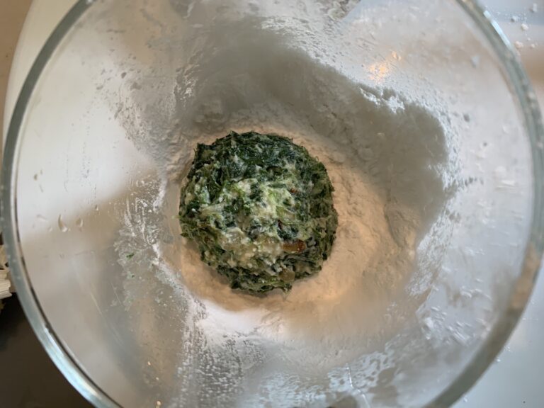 noquis cocinandose en agua hirviendo