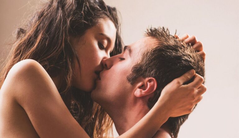 Qué significa tener un impulsivo y loco amor 2 pareja apasionada en un momento de locura